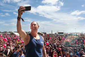 Deni Ute Muster. Larry Emdur